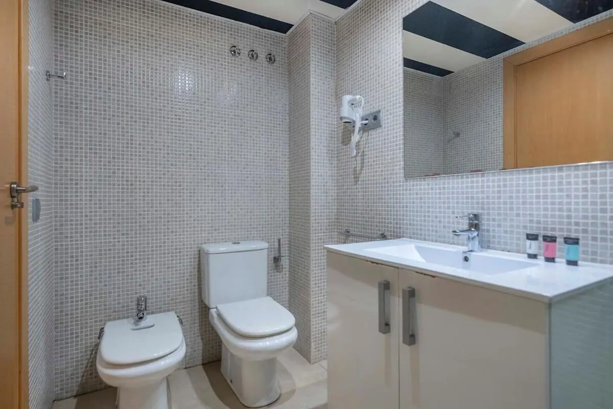 Apartamento 2 Bedroom With Balcony In Eixample 4-2 Barcelona