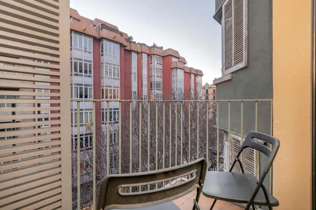 2 Bedroom With Balcony In Eixample 4-2 Barcelona